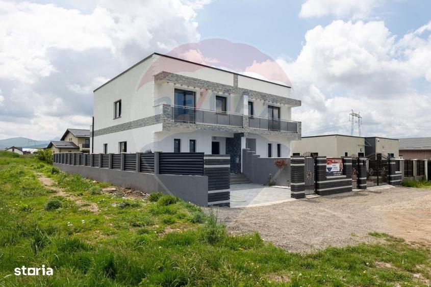 Casă cu 4 camere în Astra