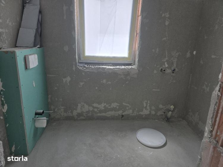 Casă cu 3 camere cu Teren 220 Mp în Central
