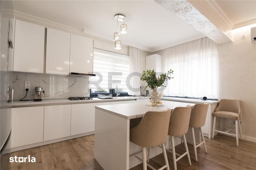 Casă cu 4 camere cu Teren 490 Mp în Central