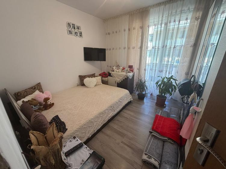 Apartament cu 2 camere semidecomandat, mobilat în Florești
