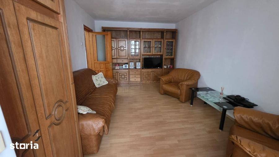 Energiei-Apartament 3 camere -DOAR PT. STUDENTI- 200E - 1