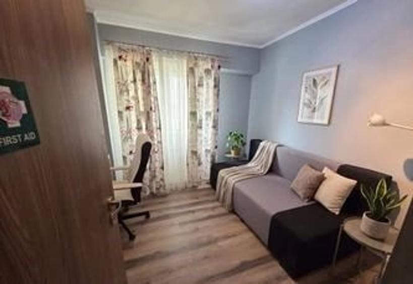 Apartament cu 3 camere decomandat în Tineretului