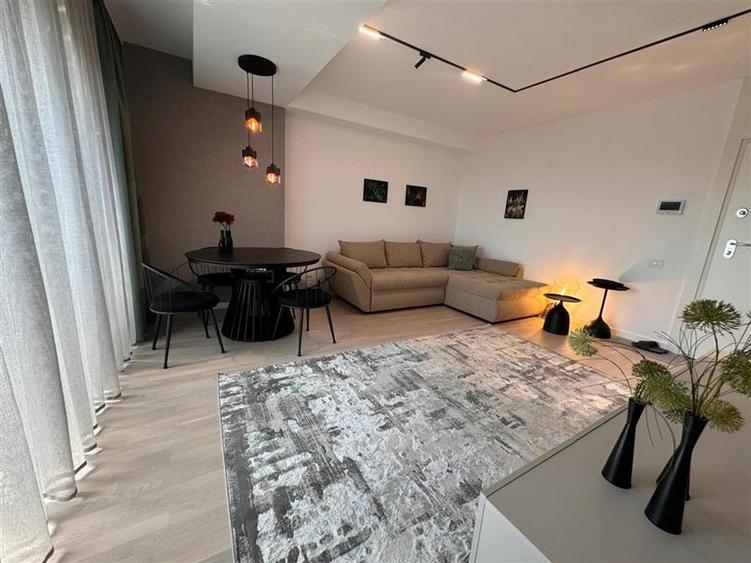 Apartament cu 2 camere decomandat, mobilat în P-ța Mihai Viteazu