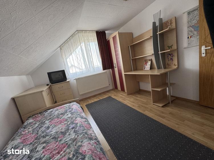 Apartament cu 3 camere în Cetate