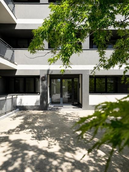 Apartament cu 2 camere decomandat, mobilat în Tractorul