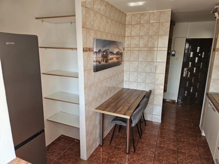 Apartament cu 2 camere decomandat în Crângași