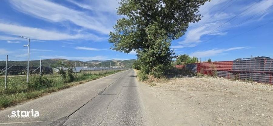 Teren de 10092 mp, în Central