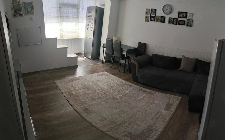 Apartament cu 3 camere semidecomandat în Gara