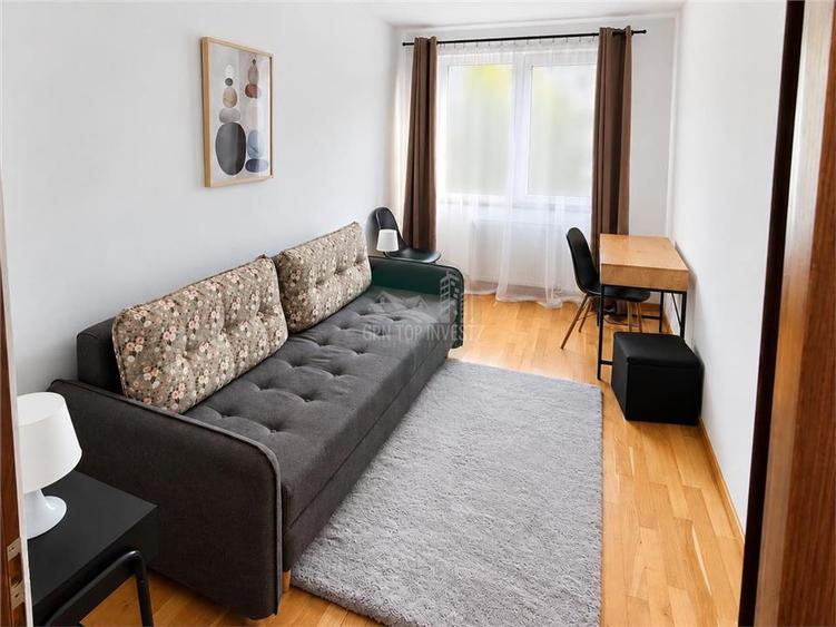 Apartament cu 3 camere decomandat în Central
