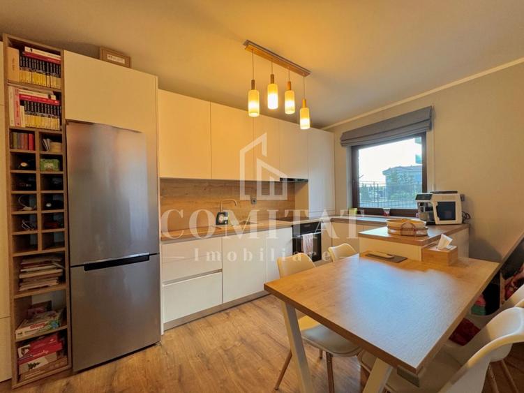 Apartament cu 3 camere semidecomandat, mobilat în Europa
