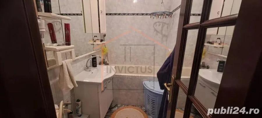Apartament cu 3 camere decomandat în Gară