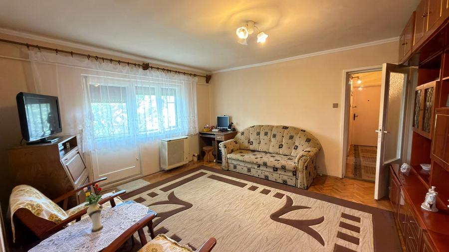 Apartament cu 2 camere semidecomandat, mobilat în Nord-Vest