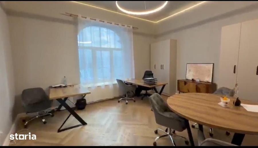Apartament cu 5 camere în Peninsula