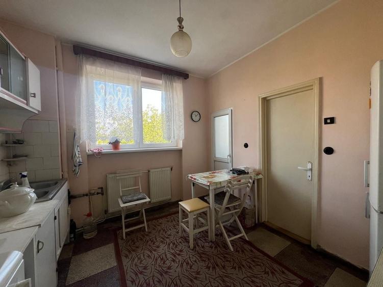 Apartament cu 2 camere decomandat în Vasile Aaron