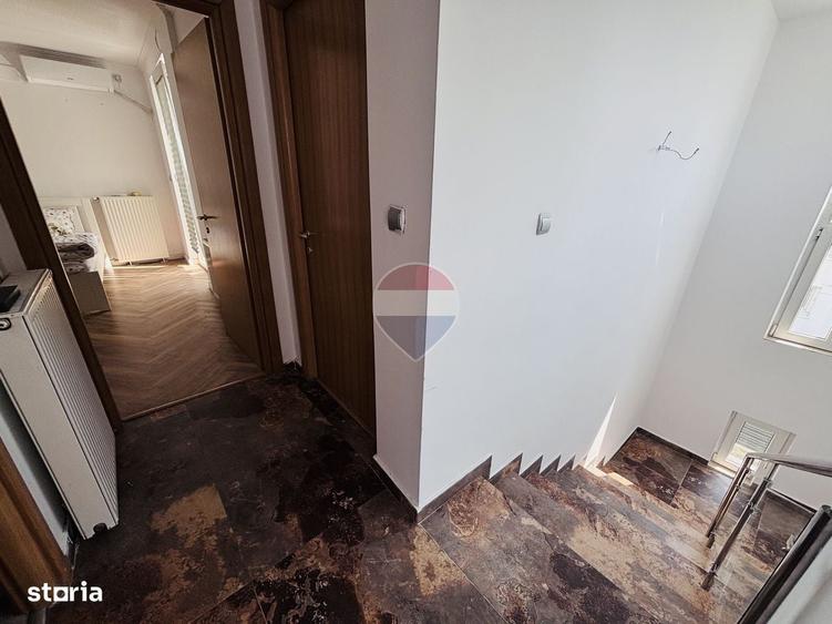 Casa / Vila de vanzare Tunari - 4