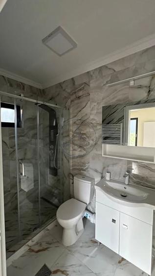 Casă cu 5 camere cu Teren 1000 Mp în Central