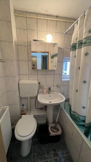 Apartament cu 2 camere semidecomandat, mobilat în Gorjului