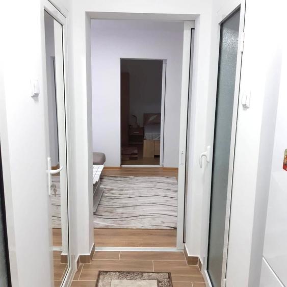 Apartament cu 2 camere decomandat, mobilat în Micro 19