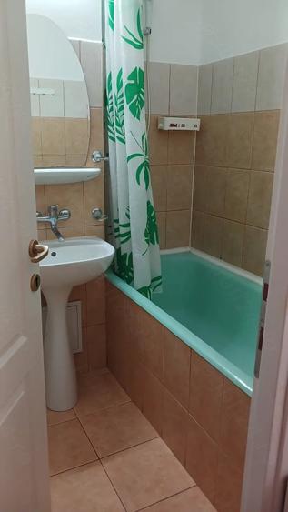 Apartament cu 2 camere decomandat în Traian
