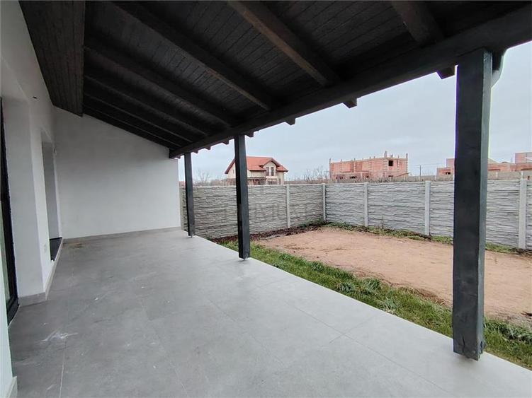 Duplex cu 3 camere cu Teren 250 Mp în Moșnița Veche