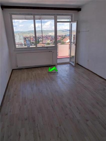 Apartament cu 3 camere decomandat, mobilat în Hipodrom 3