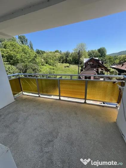 Casă cu 10 camere cu Teren 625 Mp în Păușești