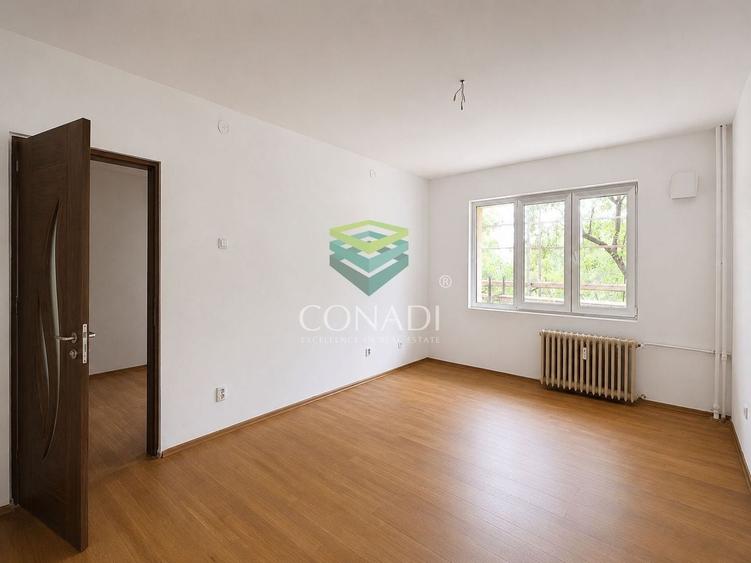 Apartament cu 3 camere decomandat în Dristor