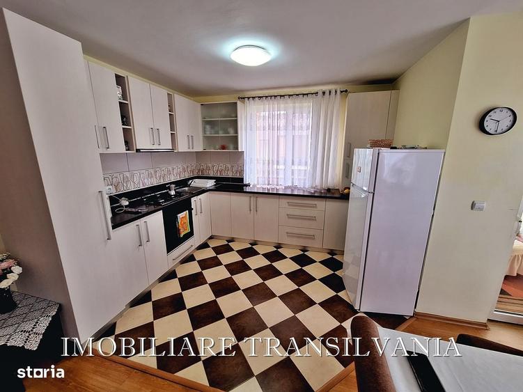Apartament cu 3 camere în Unirea