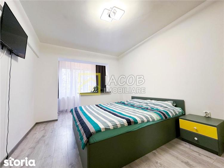 Apartament cu 3 camere semidecomandat în Cornișa