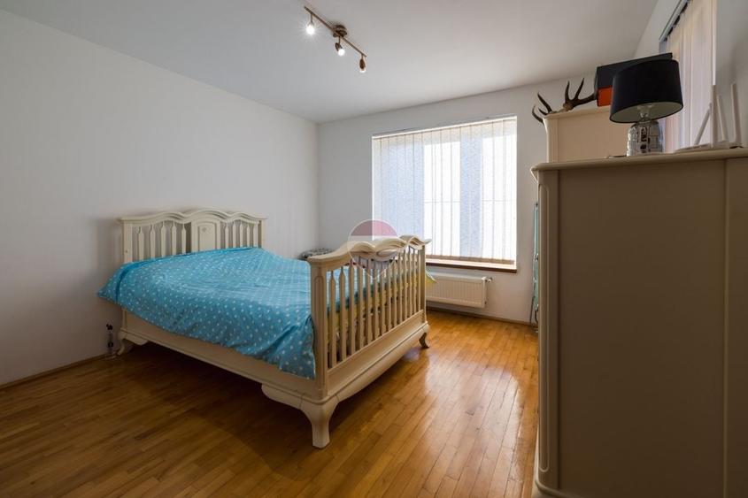 Casă individuală cu 4 camere cu Teren 700 Mp în Dârste