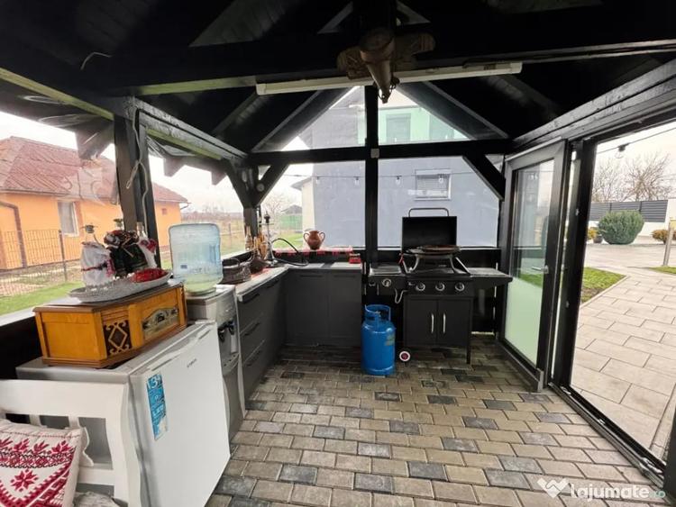 Casă cu 7 camere cu Teren 900 Mp în Hideaga