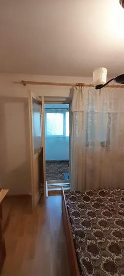 Apartament cu 4 camere decomandat în Iancului