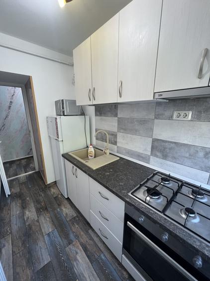 Apartament cu 2 camere nedecomandat, mobilat în Alecu Russo