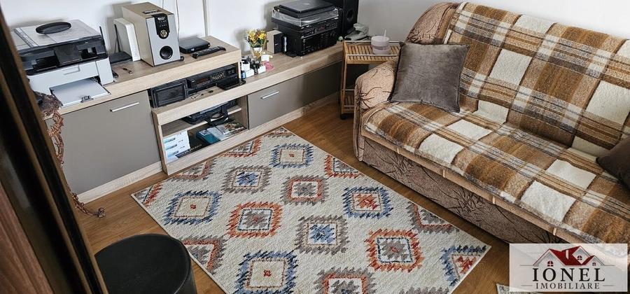 Apartament cu 2 camere decomandat, mobilat în Est