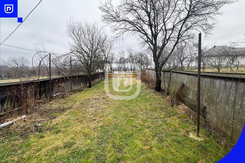 Casă individuală cu 4 camere cu Teren 8570 Mp în Poieni-Solca