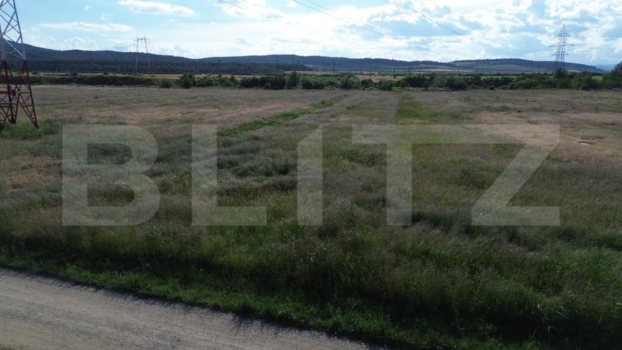 Teren Construcții intravilan de 2056 mp, în Petrești