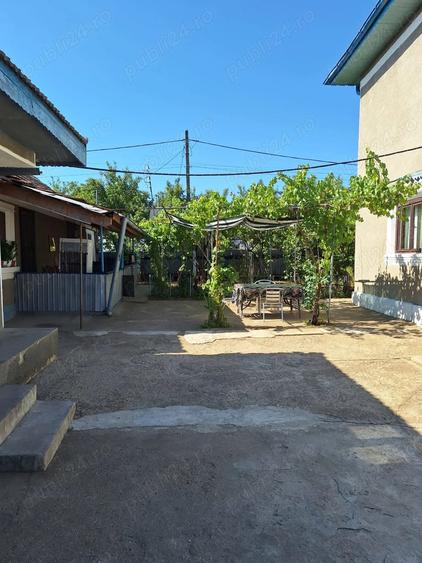 Casă cu 6 camere cu Teren 800 Mp în Pădina