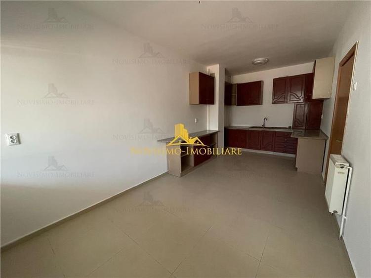 Casă individuală cu 7 camere cu Teren 300 Mp în Central