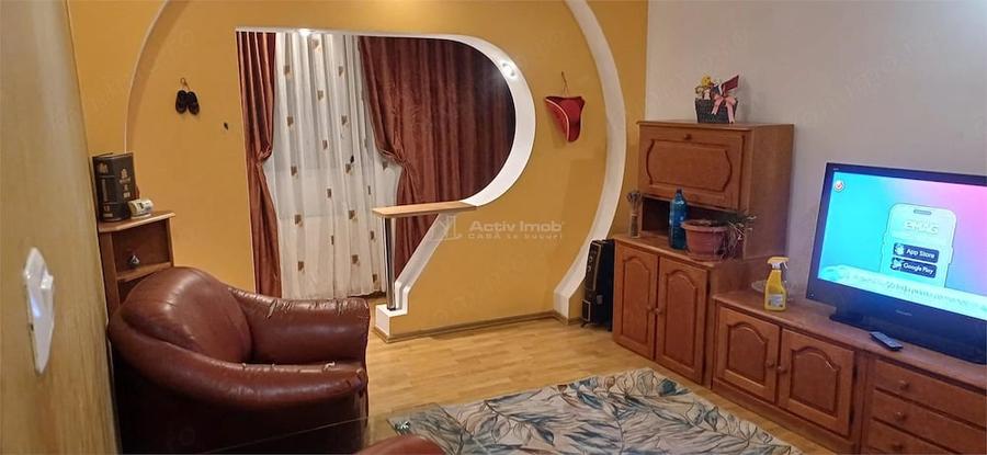 Apartament cu 4 camere decomandat în Bartolomeu
