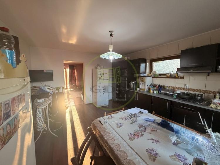 Casă individuală cu 5 camere cu Canalizare în Brestei