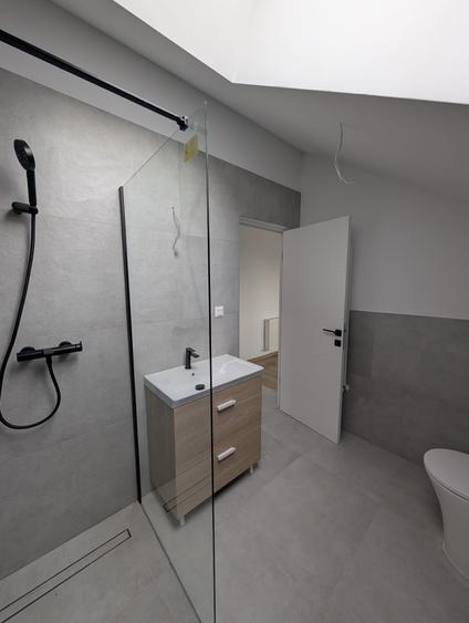 Apartament cu 2 camere semidecomandat în Florești