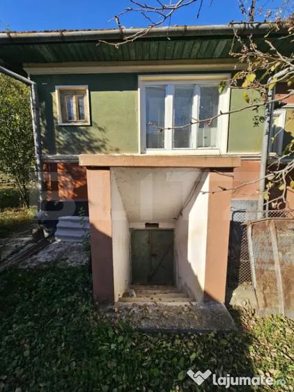 Casă cu 2 camere cu Teren 3200 Mp în Central