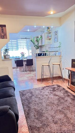 Apartament cu 3 camere decomandat în Central