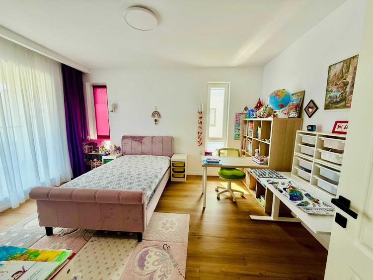 Casă cu 4 camere cu Teren 360 Mp în Tunari