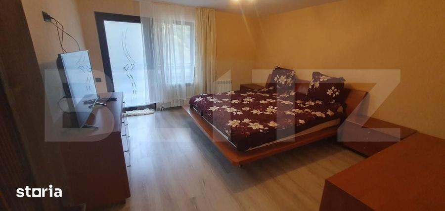 Casă cu 8 camere cu Teren 5955 Mp în Central