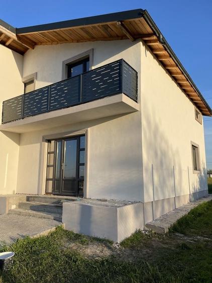 Casă cu 4 camere cu Teren 700 Mp în Central
