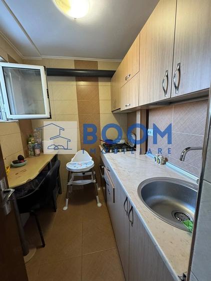 Apartament cu 2 camere decomandat în Petrișor