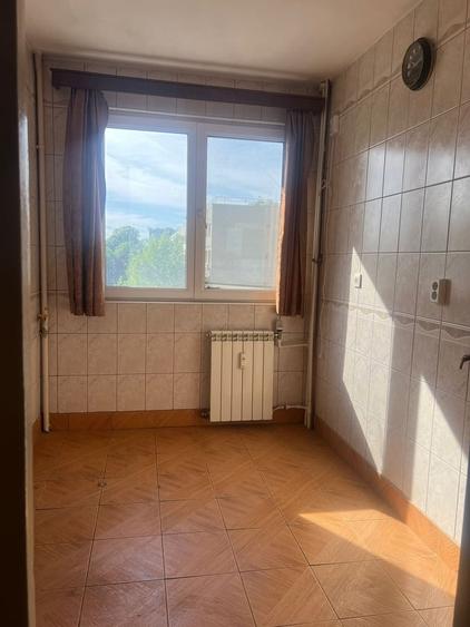 Apartament cu 3 camere decomandat în Gorjului