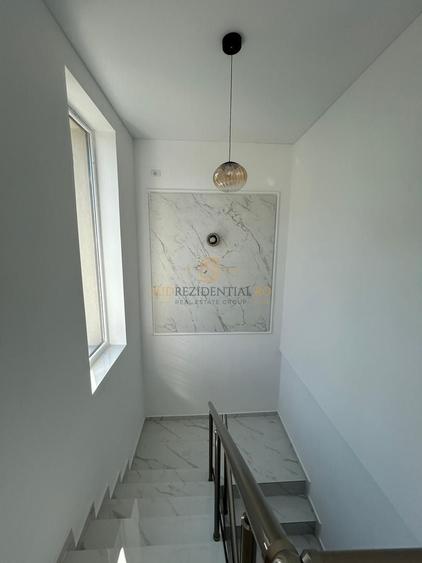 Casă individuală cu 4 camere cu Canalizare în Central