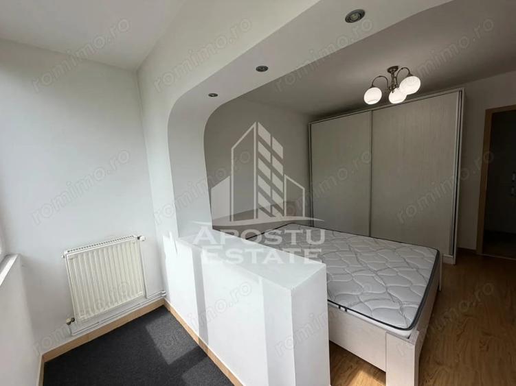 Apartament cu 3 camere decomandat în Lipovei